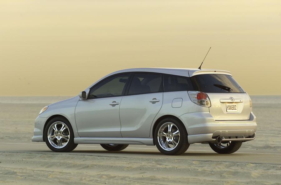  Toyota Corolla Matrix Concept (E130) 2001 года  (фото 31 из 34)
